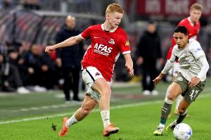 电讯报：阿尔克马尔冬窗不急于出售斯米特，夏窗可能价格更高