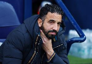 曼晚：曼联不排除冬窗签人，但重大交易要等到明年夏窗