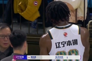 脚法可以！奥利弗死球时间颠球 被吹技术犯规