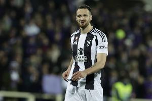 斯基拉：加蒂今日上午将在里昂接受手术，预计至少缺席40天