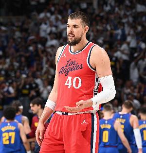 基本盘还在！祖巴茨本赛季总篮板数260个 仅次于约基奇