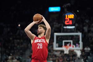 怎么回事？申京20中11砍28+10+3+4断&末节14分 大胜但正负值-1