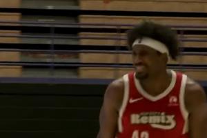 不讲道理！杨瀚森掩护手递手 助攻辛森干拔轰进本场第7个三分