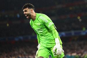 每体：拉亚表现已超越乌奈·西蒙，但仍需说服德拉富恩特改变主意