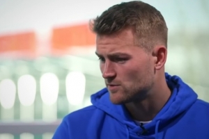 德里赫特：曼联本赛季目标夺回欧冠资格 球队在进步仍有提升空间