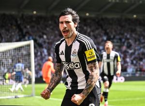 记者谈纽卡伤情：托纳利腿部伤势不太严重，维萨可能复出担任替补