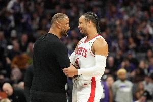 狄龙：我和乌度卡关系很好 我们理念高度契合共同打造球队文化