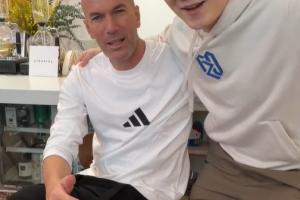 我这西语还可以吗？樊振东与齐达内搭背：123 Hala Madrid