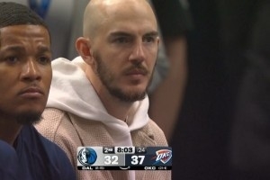 缺少三大主力！雷霆VS独行侠 镜头给到便装的卡鲁索、哈滕和多特