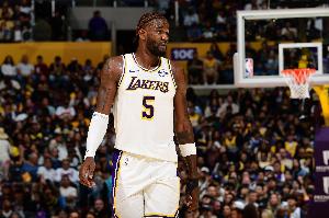 没顶住！艾顿9投仅3中拿到6分10板 正负值-7