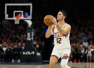 外线没开！吉莱斯皮三分球7中1拿到13分2板3助