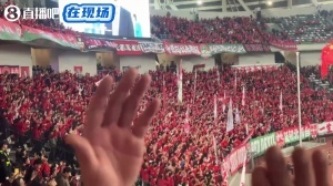 直播吧现场直击|河南球迷赛前一起高呼为球队加油，冲击冠军！