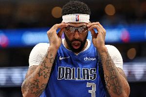 末节挽尊！浓眉力不从心24分钟9中1&2罚全失仅2分 新秀赛季后首次