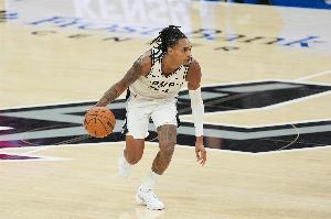 延续火力！瓦塞尔速射三分再度命中 半场不到已射落5记三分