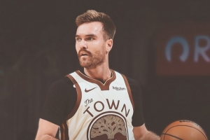 61号挺身而出！勇士官方选出本场比赛最佳球员—斯潘塞！