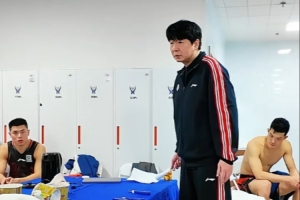 邱彪更衣室狂怒：不管能不能赢你不能放弃了 这个队就要凶狠的人