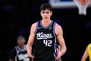 国王VS热火：高材生雷诺生涯首次首发 搭档德罗赞/拉文/穆雷/威少