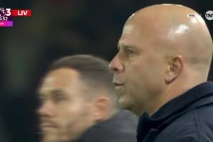 遭补时绝平！利物浦被扳到3-3后，场边斯洛特面无表情