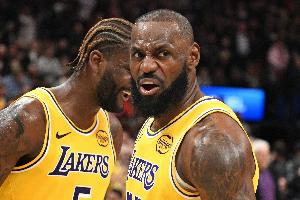 徐静雨：詹姆斯就是一本行走的技术教科书 伟大无需多言！