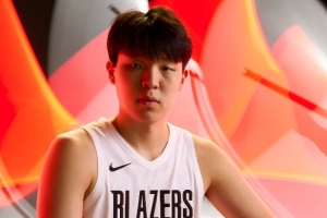 拓记：杨瀚森的篮板保护、犯规控制、选位判断、身体对抗还需打磨