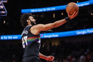 砍瓜切菜！贾马尔·穆雷上篮得手 半节时间5中4独取10分