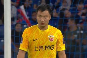 一夫当关！柔佛半场轰20次打门，陈威5扑救献神扑力保城门不失！