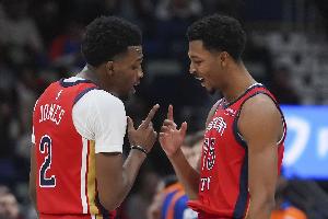 队记：鹈鹕对赫伯特·琼斯要价至少一首轮 墨菲的要价则高得多