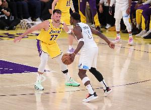 爱德华兹5次单场40+追平东契奇 并列本赛季联盟第一多