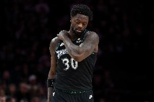 调整不错！兰德尔半场7中4得11分3助2盖帽 第二节独得10分