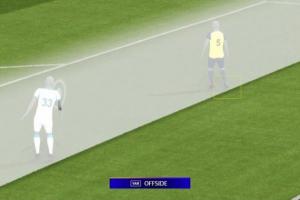 活久见之鞋钉越位麦卡哥哥3-3扳平球被吹，脚后跟越位一丝丝