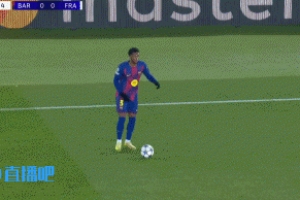 莱万打进一球，但因助攻的拉菲尼亚越位在先被吹无效