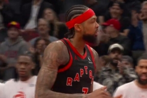 一招鲜！英格拉姆单打阿努诺比 对抗后干拔中投命中还加罚！