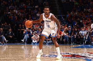 好球员！卡森·华莱士有攻有防 首节9分钟3中3拿到7分3板2断