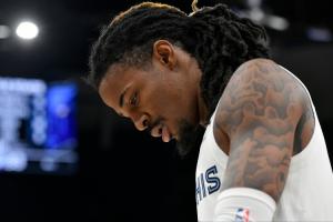 3年超1.265亿~名记：火箭没兴趣追莫兰特 斯通珍视球队的年轻核心