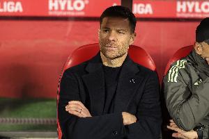 记者：皇马球迷的嘘声并非针对阿隆索，而是针对球员