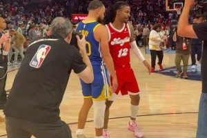 赛后友谊！库里与莫兰特&贝恩拥抱交谈 斯潘塞兄弟碰面