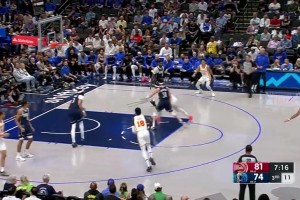 这就是超巨！浓眉无解单打跳投+禁区连续大帽彻底统治攻防