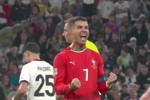 葡萄牙5分钟2球反超德国！门德斯突破后传中，C罗后点包抄破门