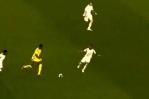 脾气火爆！杜兰被曝赛后大闹国家队更衣室，揪主帅衣领J罗倒地