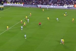 老头沮丧‍阿尔瓦雷斯倒钩造门将脱手，恩佐补射但梅西越位了