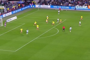 梅西体能这么强从边路猛冲到禁区单挑哥伦比亚后防！！！