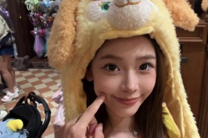 几个月啦？椰子孕肚明显少女感依旧十足