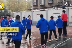 鹤立鸡群！11岁就2米1，来看看张子宇小学时期的采访