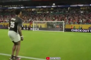 甲亢哥这点球罚的够烂都没有门将你还能一脚射飞啊？？？