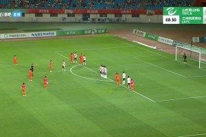 这是后卫的脚法？19岁彭啸十分角任意球，这一代年轻人是真猛啊