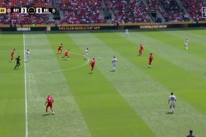 根本停不下来！穆勒连停带过后横传，奥利塞包抄空门得手！