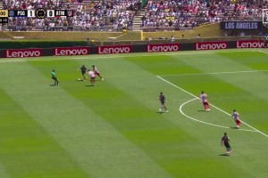 太轻松了！巴黎反击K77分球，维蒂尼亚面对包夹巧射破门！