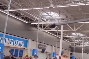 球迷派对！博卡青年的球迷们占领了这家沃尔玛！