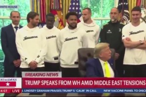 尴尬特朗普接见尤文球员时突然提问：你们队能加入女性吗？