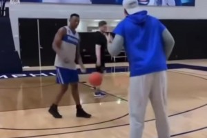 文班评历史最佳五人：库里、乔丹、詹姆斯、邓肯、奥尼尔